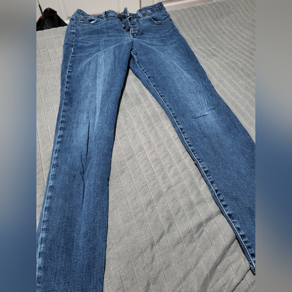 Universal thread skinny high rise 5 button blue jeans